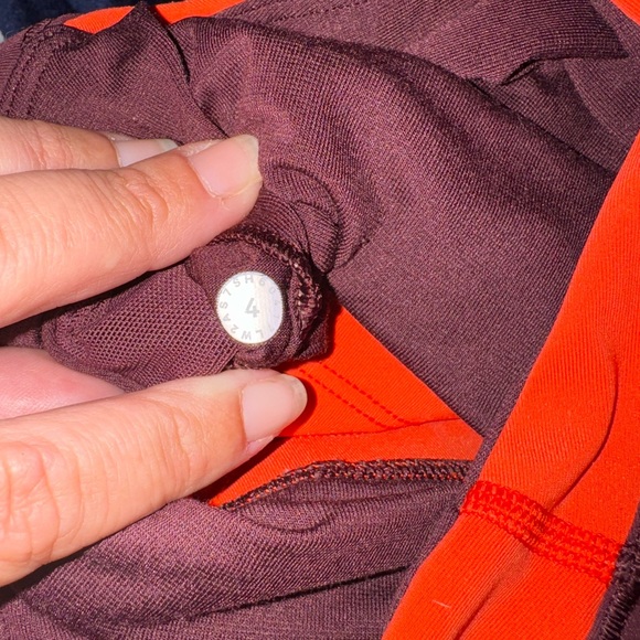 Lululemon • Kick Serve Sweat Bra Size 4 - Picture 6 of 6